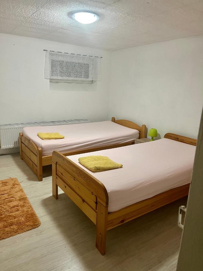 Doppelbett Zimmer Mit Gemeinschaftbad Borgholzhausen Екстер'єр фото